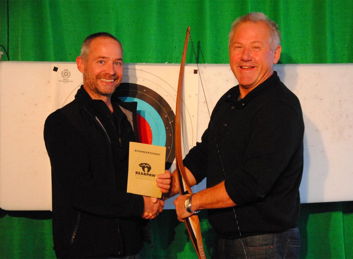 Custom-Longbow vom Bearpaw-Cup 2013