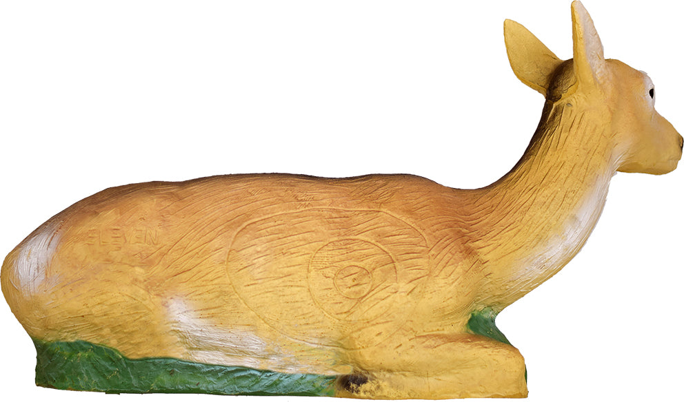 Eleven Liegendes helles Reh