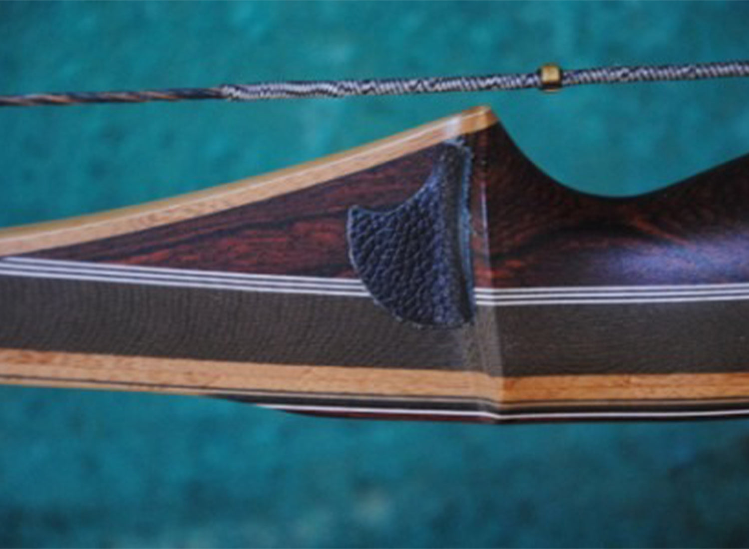 Vier wunderschöne Custom-Bows